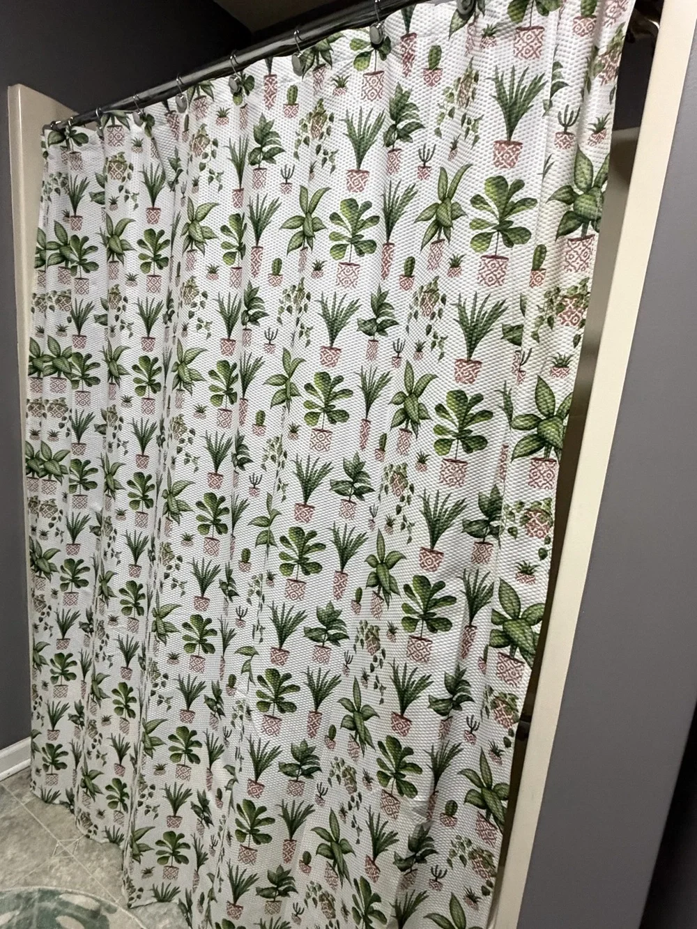 Green Botanical Shower Curtain & Matching Botanical rug! Like new